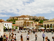 Grecia relaxează restricţiile și deschide sectorul turistic estival la 1 martie