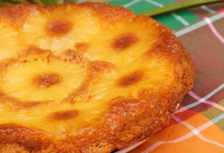 Prăjitură delicioasă cu ananas fără coacere. Rapidă, delicioasă și ieftină 