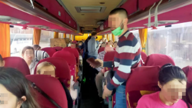 Un grup de mexicani a părăsit Ucraina în frunte cu ambasadorul lor: autocarul a ajuns cu bine în România