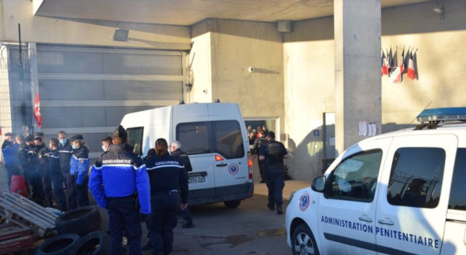 Franta. Un deținut român, implicat în atacul asupra unui gardian în închisoarea din Rodez.