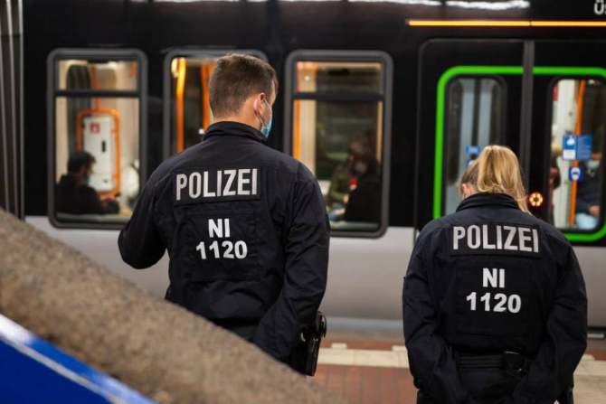 Germania. Adolescent, suspectat că plănuia un atac terorist, a fost arestat în gara din Hanovra