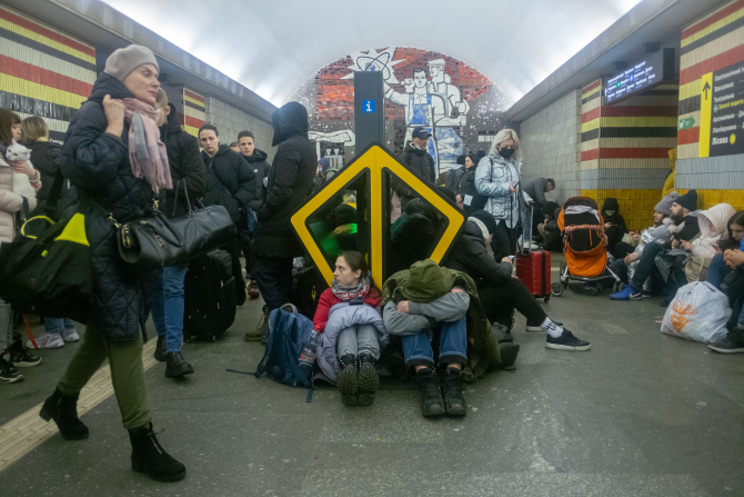 Interdicție de circulație în Kiev până luni dimineață. Starea de asediu a intrat în vigoare. SURSA FOTO: photo.unian.info