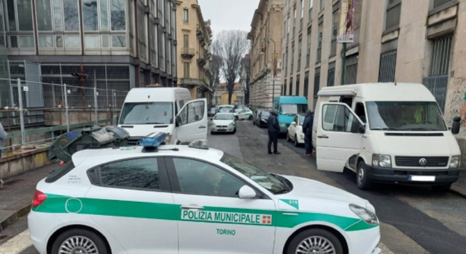 Om al străzii ucis la Torino. Un român este acuzat de crimă