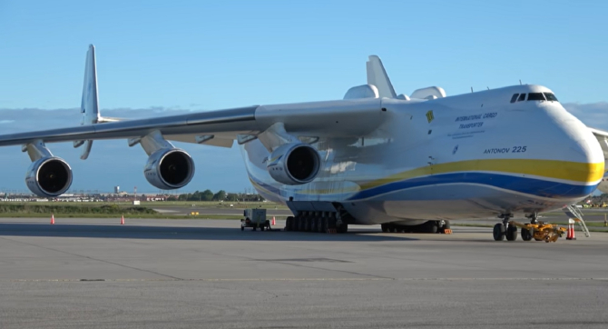 Mriya, cel mai mare avion de transport din lume, fabricat în Ucraina, distrus de tirurile ruseşti