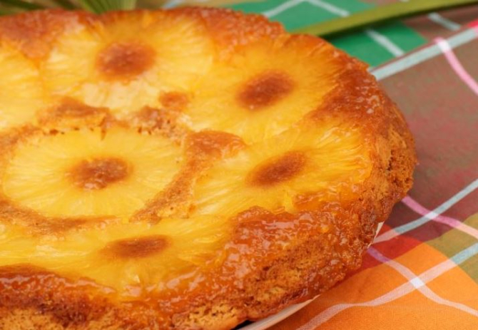 Prăjitură delicioasă cu ananas fără coacere. Rapidă, delicioasă și ieftină 