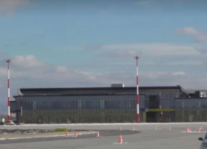 Premieră în România Aeroportul Internațional Brașov ar putea fi inaugurat pe 1 noiembrie. Va fi dotat cu turn de control virtual 