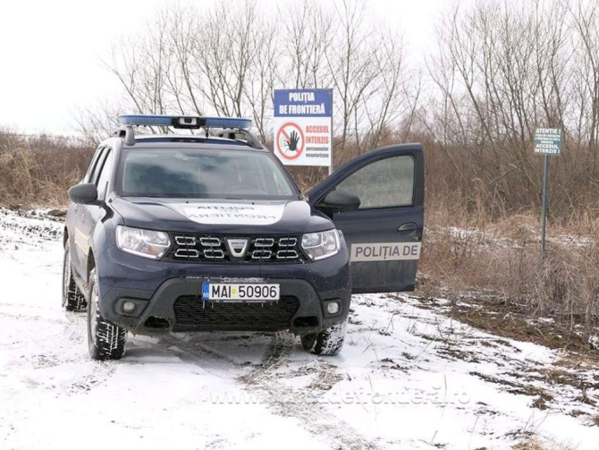 Autoturism, în care se ascundeau șase ucraineni, oprit la frontieră. Trei români s-au ales cu dosare penale