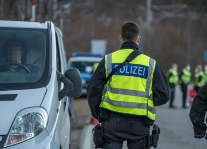 Germania. Un șofer român s-a drogat și a urcat la volanul camionului