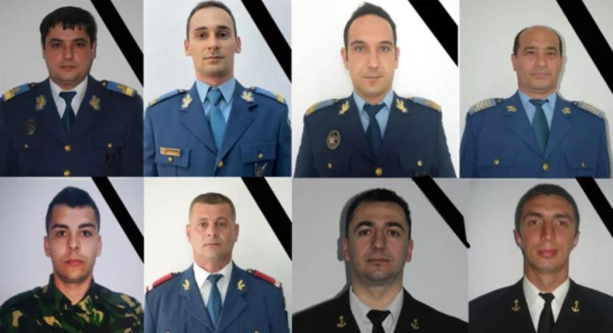 Militarii români, morți în cele două accidente aviatice de la Constanţa, conduși, în acest weekend, pe ultimul drum 
