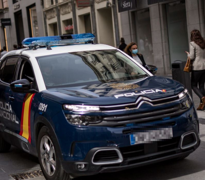 Spania. Un român, înarmat cu o bară de fier, a atacat și lovit, violent, două prostituate 