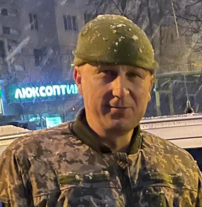 Un general ucrainean se oferă prizonier rușilor pentru a putea evacua copiii  Îmi ofer viața în schimbul micuților din Mariupol.