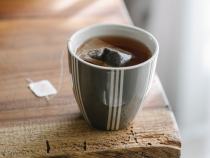 Pune un pliculeț de ceai în toaletă: Trucul neașteptat al bunicilor, cu un efect wow! (Pexels.com)