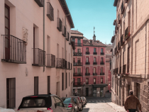 Românii, în topul străinilor care cumpără case în Spania