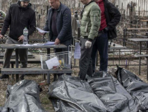 Unele ucrainence, omorâte în zona Kievului, au fost violate înainte de a fi ucise. Dovezile, găsite de legiști.