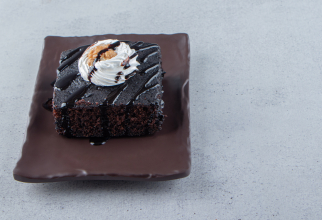Black Cake, de zece ori mai bun decât clasica negresă. Arată ca de magazin, dar se prepara foarte ușor. Imposibil să nu-ți placă! 