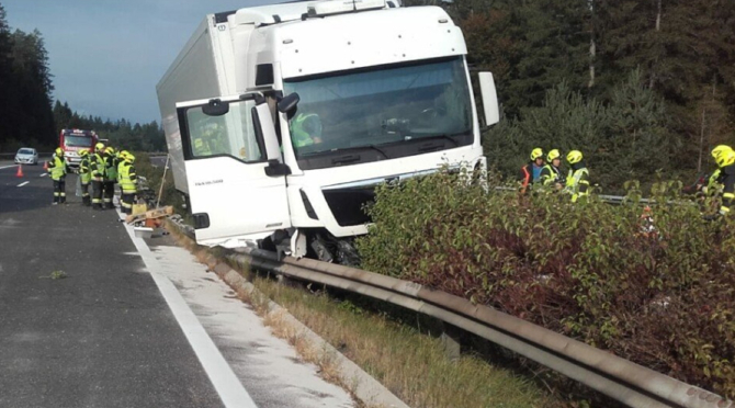 Austria. Șofer român de TIR, accident pe o autostradă. FOTO: captură 5min.at