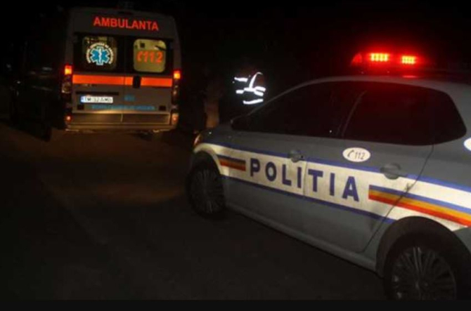 Autospecială SMURD, lovită de un tren de călători. Un paramedic este rănit grav  Sursa poza - clubferoviar.ro