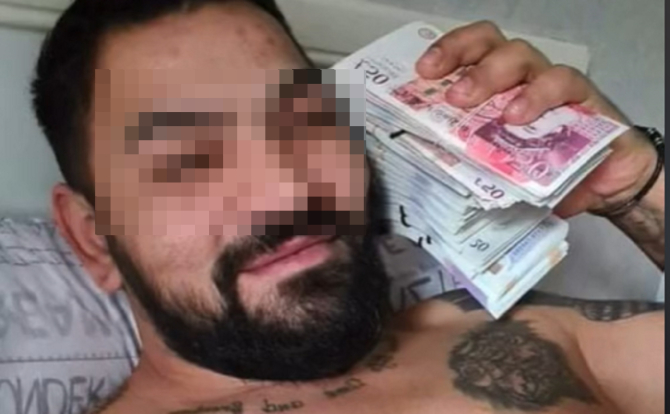 Marea Britanie. Român, condamnat la închisoare, după ce s-a filmat cu teancuri de bani pe TikTok