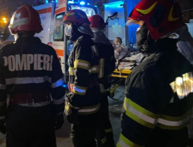 Microbuz, cu pasageri români, implicat într-un accident pe autostradă. Trei persoane au fost rănite.