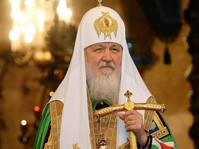 Patriarul rus Kiril le cere soldaţilor să apere Rusia, o ţară care  iubeşte pacea