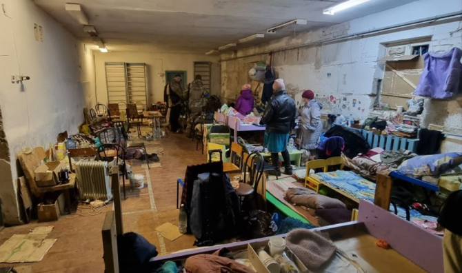Rușii au ținut ostatici peste 150 de oameni în subsolul unei școlii din regiunea Cernihiv Cei vii stăteau cu moții lângă ei 