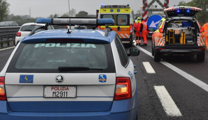 Tragedie în Vinerea mare, în Italia Muncitor român lovit, mortal, de o mașină, în timp ce lucra pe autostradă.