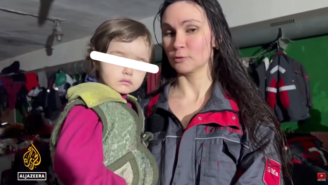 Azovstal, Ucraina. Mame și copii epuizați în oțelăria asediată. "Mâncarea se termină, ajutați-ne". Video cu impact emoțional