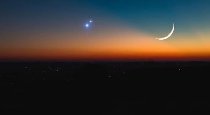 Spectacol de lumini pe cer. Venus și Jupiter, cele mai strălucitoare planete, vor putea fi admirate la sfârşitul lunii aprilie