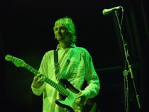 Chitara lui Kurt Cobain din melodia "Smells Like Teen Spirit" licitată cu suma impresionantă de 4,55 milioane de dolari, după un război al licitațiilor / Foto: Captură video youtube