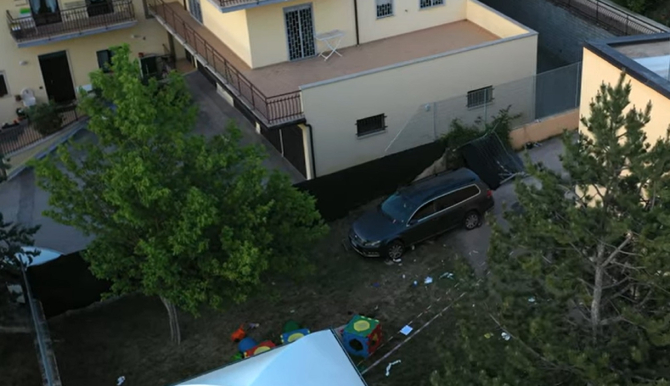 Italia. O mașină a intrat în curtea unei grădinițe: Un copil a murit, alți cinci au fost grav răniți, printre care și o fetiță româncă de 4 ani