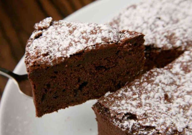 Mini tort de ciocolată super delicios. Nici nu vei avea nevoie de cuptor. Rapid, simplu și senzațional de bun 