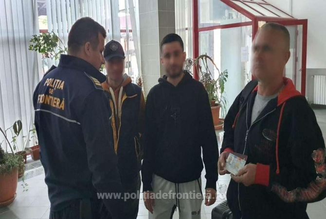 Trei bărbați, prinși de polițiștii de frontieră cu buletine de identitate false. Au plătit sute de euro pentru ele