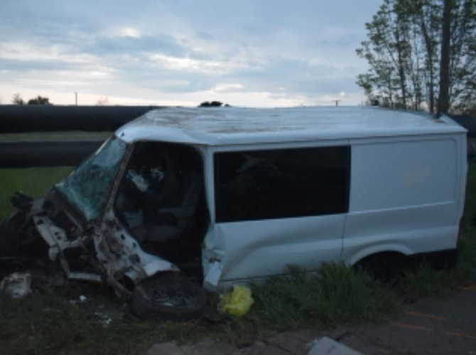 Dubă condusă de un român, implicată într-un accident grav în Ungaria: 18 pasageri răniți
