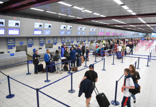 Haos pe aeroporturile din Europa: Lufthansa anulează 3.100 de zboruri; greve la Easyjet și Ryanair în Belgia, Spania şi Portugalia