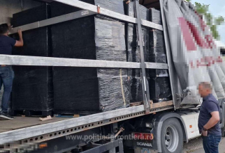 Captura polițiștii de frontieră -  Ţigări de contrabandă, de peste 11 milioane de lei, descoperite într-un camion. Sursa - politia_de_frontiera