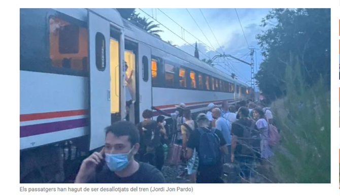 Accident feroviar în Spania. 22 de victime, după ce o locomotivă s-a ciocnit cu un tren de pasageri. FOTO: captură ccma.cat