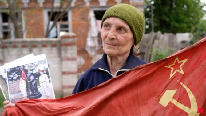 Povestea controversată a unei ucrainence: Babușka Z. Femeia care a devenit un simbol al propagandei rusești - VIDEO / Foto: Captură video youtube