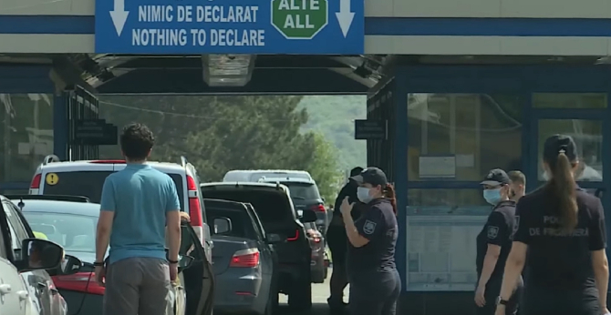 Cozi uriașe la vama Leuşeni. Șoferii români au nervii întinși la maximum: Timpii de așteptare sunt de 3-4 zile