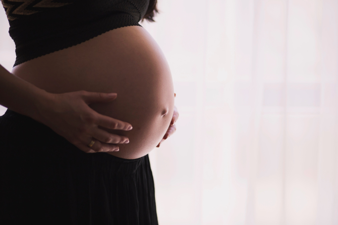 Iată câteva lucruri pe care le faci în timpul sarcinii care pot influnța înfățișarea bebelușului tău. Tu știai? / Foto: Unsplash