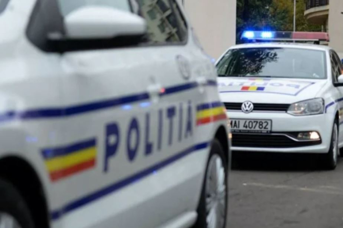Patru români, răniți într-un accident rutier. Coliziune frontală între două automobile