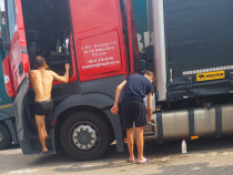 Germania. Un șofer român de TIR, întâlnire emoționantă cu doi transportatori ucraineni: „Mi s-a făcut pielea de găină, nu am știut ce să răspund”