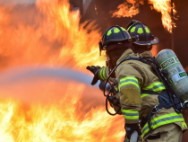 O nouă echipă de pompieri români a ajuns în Grecia; intervin la un incendiu izbucnit în zona Penteli