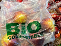 Anglia a redus consumul de plastic cu 97%. Cumpărătorii achiziționează doar trei pungi pe an de când au fost introduse taxele / Foto: Unsplash