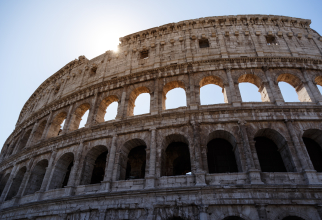 Italia. Escroci români, la Colosseum Cereau bani pentru intrare sau se prefăceau că sunt ghizi turistici. Prețuri exorbitante pentru un tur