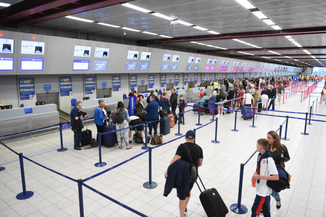 Grevă astăzi pe aeroporturile din Italia: peste 600 de zboruri anulate și aproximativ 100.000 de călători afectați