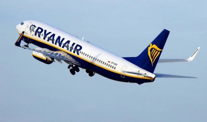Pasagerii Ryanair se ceartă cu personalul după ce o defecțiune la controlul traficului aerian i-a lăsat "blocați" pe o insulă spaniolă