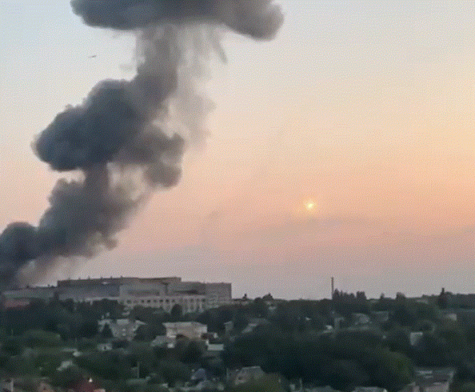 Cel puţin trei persoane au murit şi alte 15 au fost rănite în urma atacului cu rachete la Dnipro 