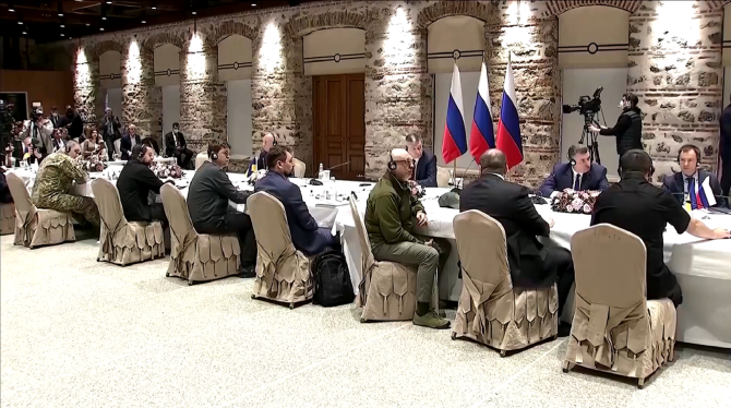 Delegaţia rusă la negocierile de la Istanbul: Cel puţin doi din cei cinci membri erau înalţi ofiţeri ai Serviciului de informaţii al armatei ruse / Foto: Captură video youtube