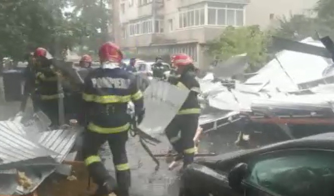 Furtuna a făcut ravagii într-un oraș din România. Pagube majore după fenomenele meteo extreme