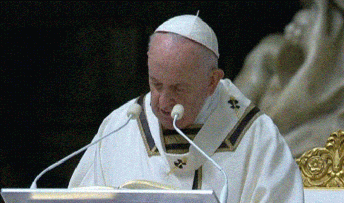  Papa avertizează asupra riscurilor vizionării de pornografie: "Slăbește inima preoțească"